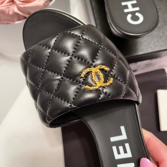 SOLD SOLD Chanel sold out 22P size 40 black shoes brand new in box - Picture 8 of 8